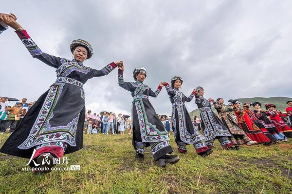 配资炒股票 贵州毕节：彝族火把节浪漫启幕